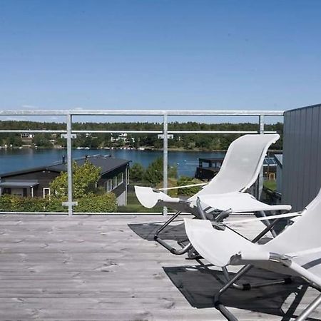 Water Facing Villa With Pool & Sauna Lidingo Exterior photo